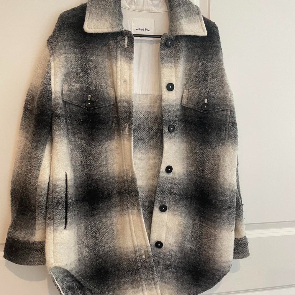Aritzia Wilfred Shacket